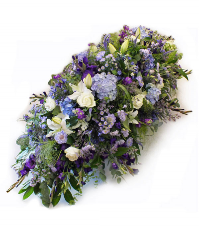 Ocean Breeze - Frothy blues, lilacs and whites to depict a love of the ocean- a seasonal mix of summery, cottage-garden style flowers such as roses, hydrangea, lisianthus, agapanthus and more. 
Please note that sometimes certain flower types may need to be substituted due to seasonal availability.