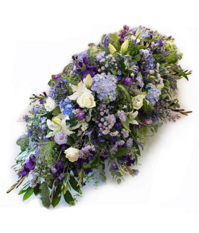 Ocean Breeze - Frothy blues, lilacs and whites to depict a love of the ocean- a seasonal mix of summery, cottage-garden style flowers such as roses, hydrangea, lisianthus, agapanthus and more. 
Please note that sometimes certain flower types may need to be substituted due to seasonal availability.