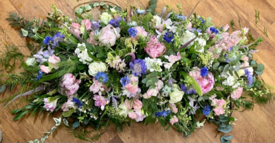Summer Beauty - A gorgeous, wild spray including blowsy peonies (in season only), stocks, cornflowers, lisianthus and more summer favourites.
Please note that flower varieties are subject to seasonal availability and will otherwise be substituted for similar flowers.