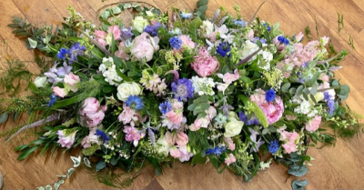 Summer Beauty - A gorgeous, wild spray including blowsy peonies (in season only), stocks, cornflowers, lisianthus and more summer favourites.
Please note that flower varieties are subject to seasonal availability and will otherwise be substituted for similar flowers.